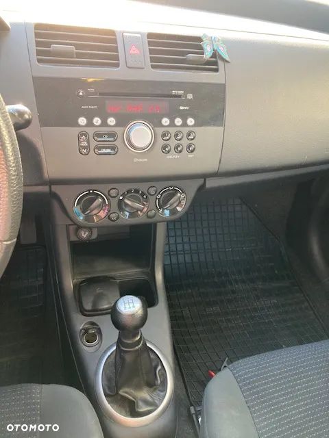 Suzuki Swift - 10