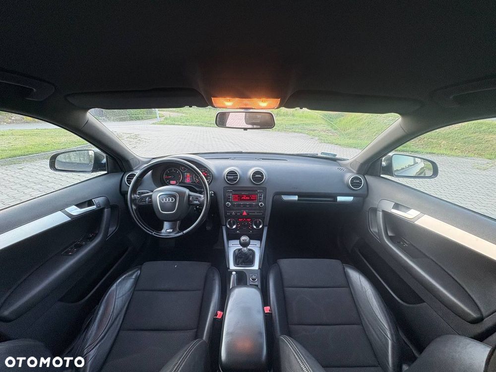 Audi A3 Sportback 2.0 TDI DPF Quattro Attraction - 9