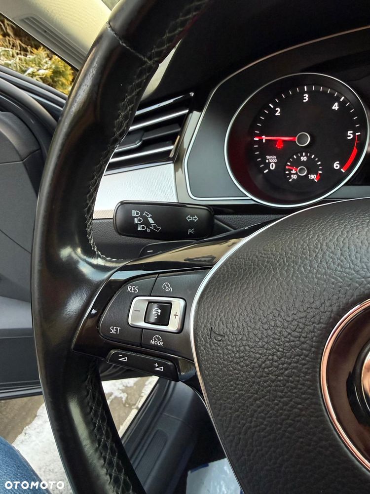 Volkswagen Passat 2.0 TDI (BlueMotion Technology) DSG Comfortline - 26