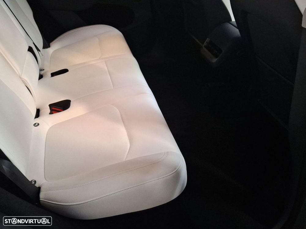 Tesla Model Y Long-Range RWD - 16