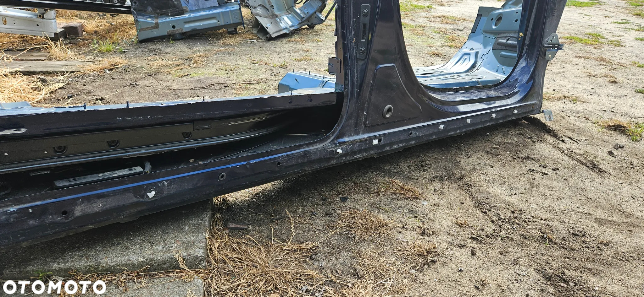 Chrysler Pacifica 2016- Próg prawy Ćwiartka prawa Bok prawy Słupek środkowy przedni A B kolor PBX - 9