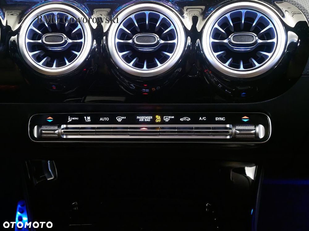 Mercedes-Benz CLA - 13