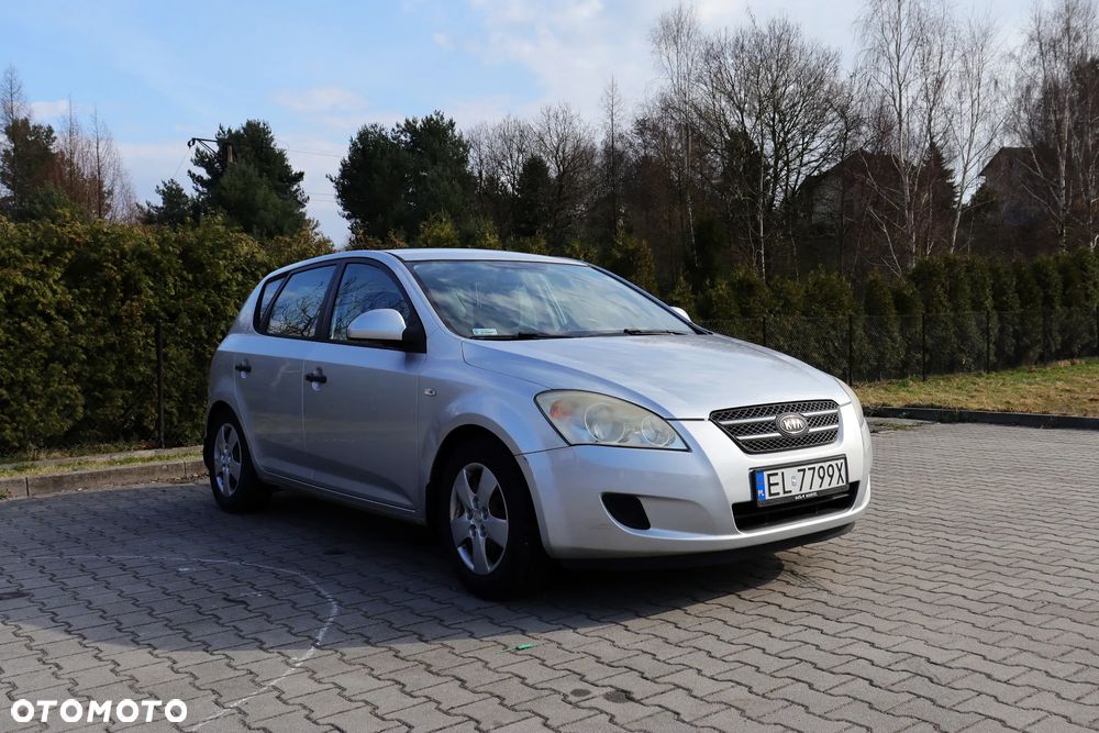 Kia Ceed - 8