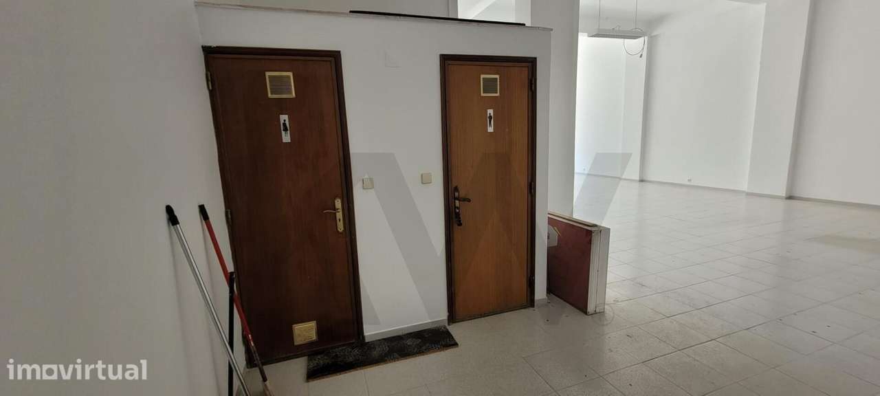 LOJA NA AVENIDA DAS DESCOBERTAS INFANTADO LOURES 180 M2 E 2 ENTRADAS - Grande imagem: 4/34