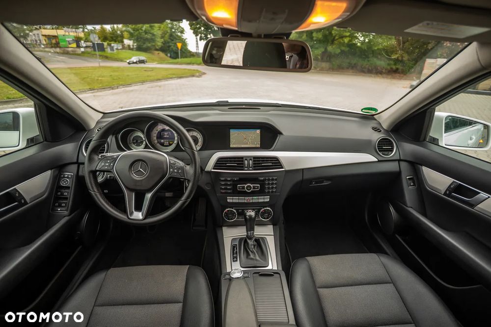 Mercedes-Benz Klasa C 180 7G-TRONIC Avantgarde Edition - 36