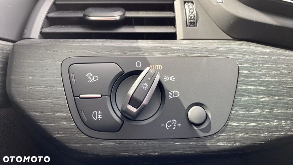 Audi A4 Avant 40 TFSI Sport S tronic - 28