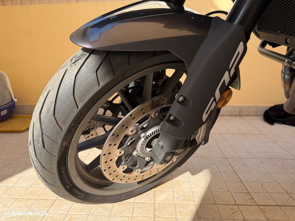 Benelli TRK 502 - 8