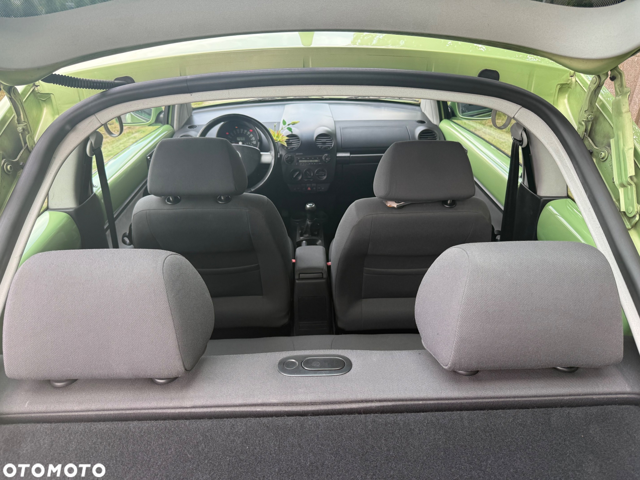 Volkswagen New Beetle 1.6 - 8