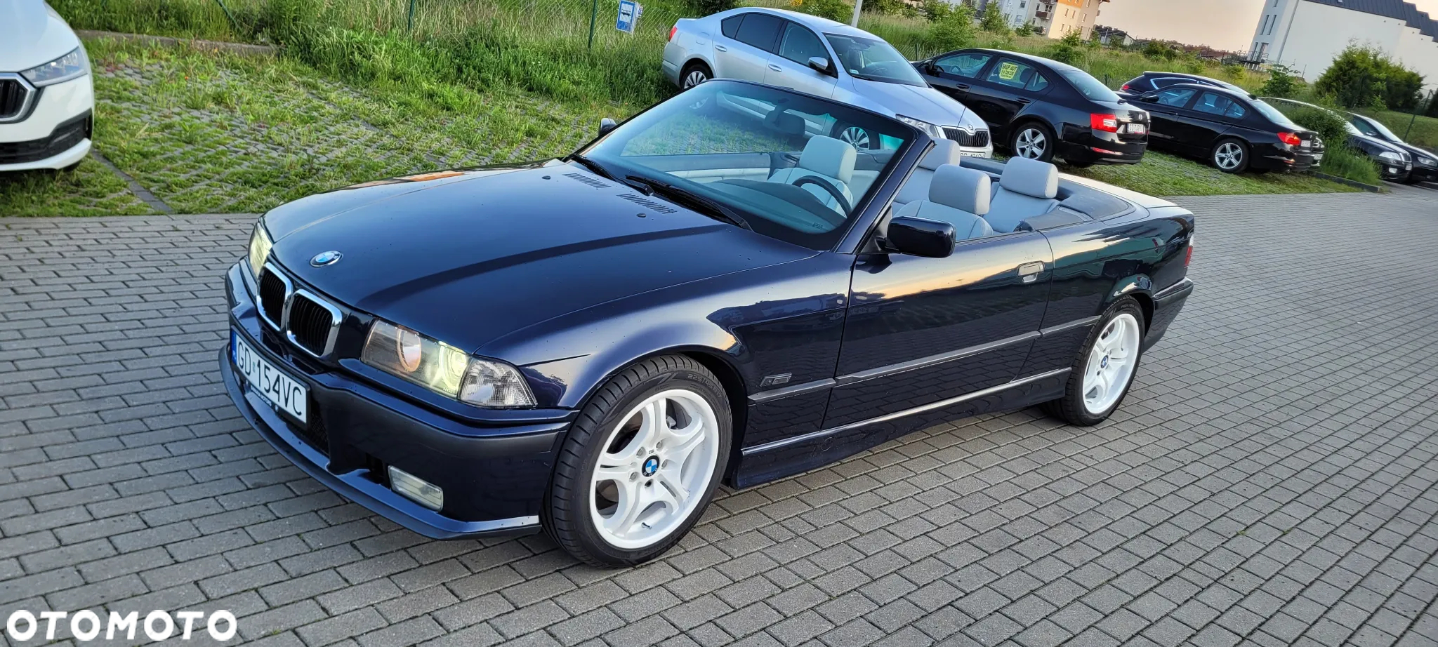 BMW Seria 3 318i Cabriolet - 16