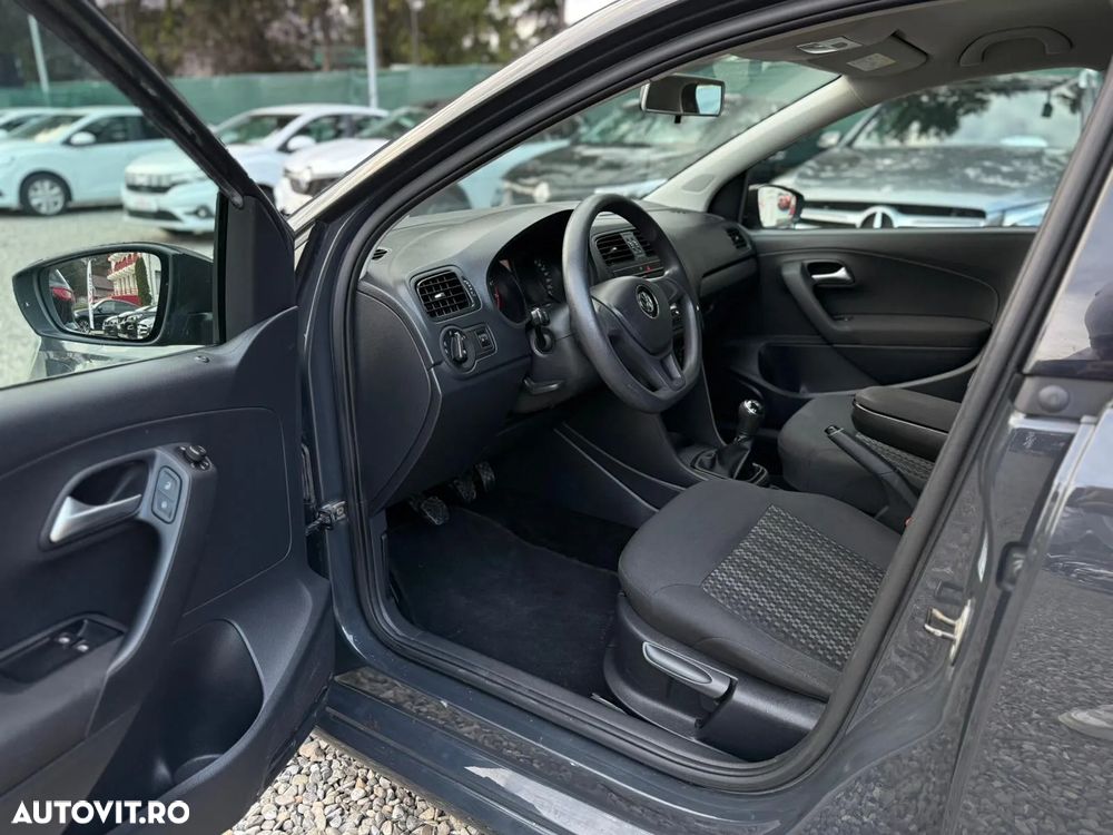 Volkswagen Polo - 11