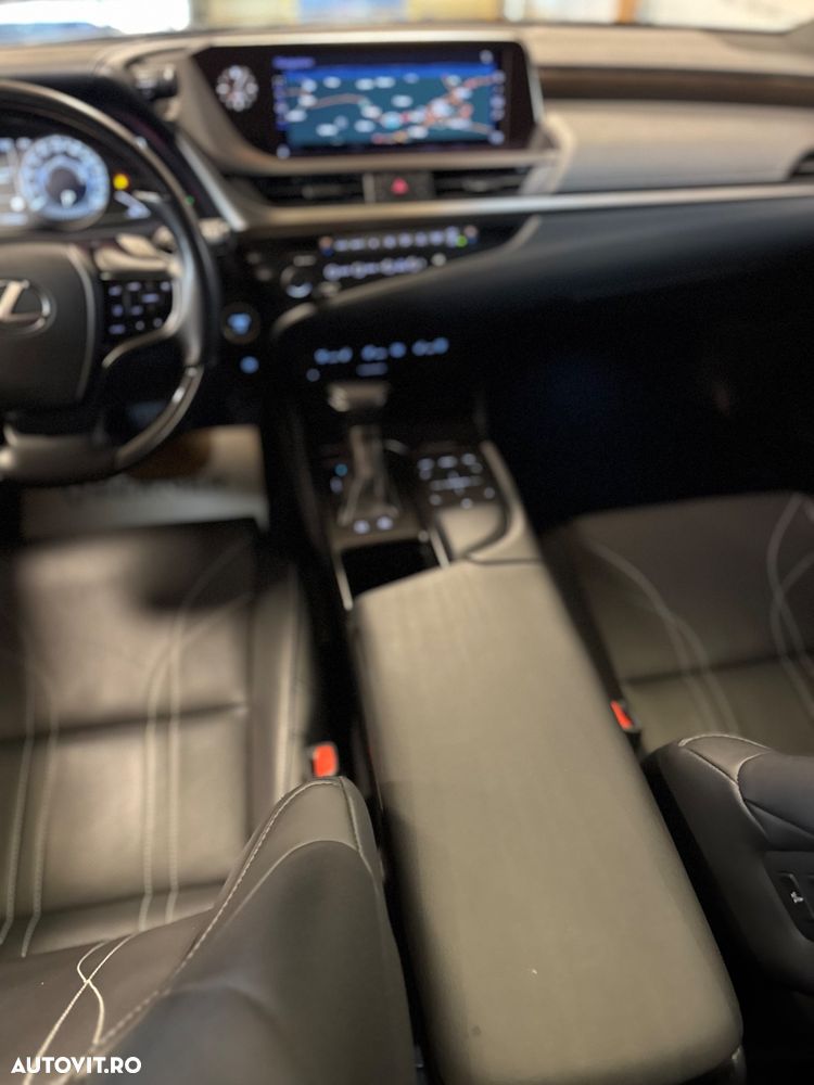 Lexus Seria ES 300h Luxury Line - 14