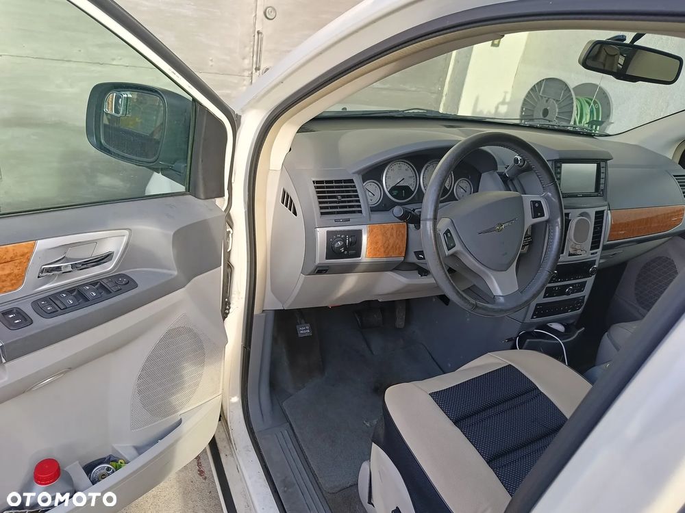 Chrysler Town & Country 4.0 Limited - 16