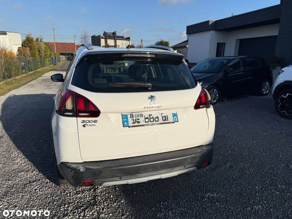 Peugeot 2008 - 9