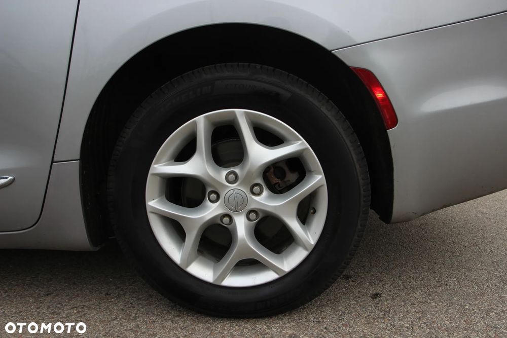 Chrysler Pacifica - 22