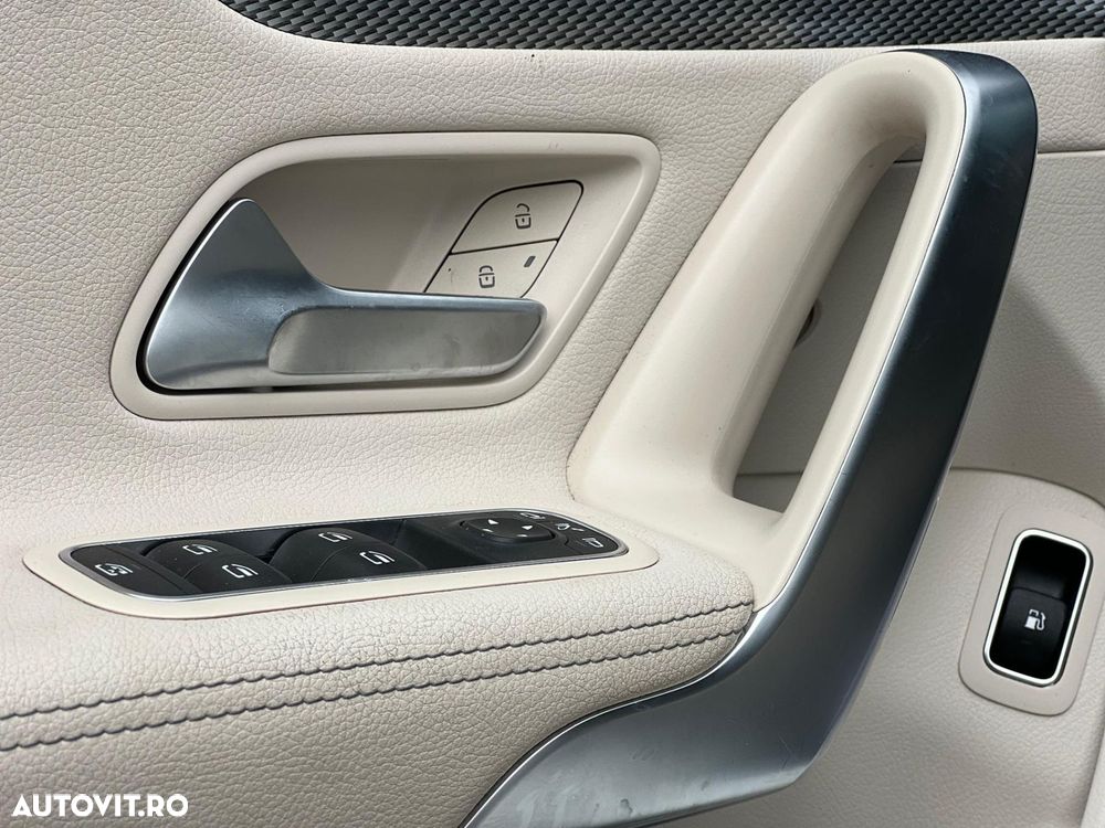 Mercedes-Benz CLA - 12