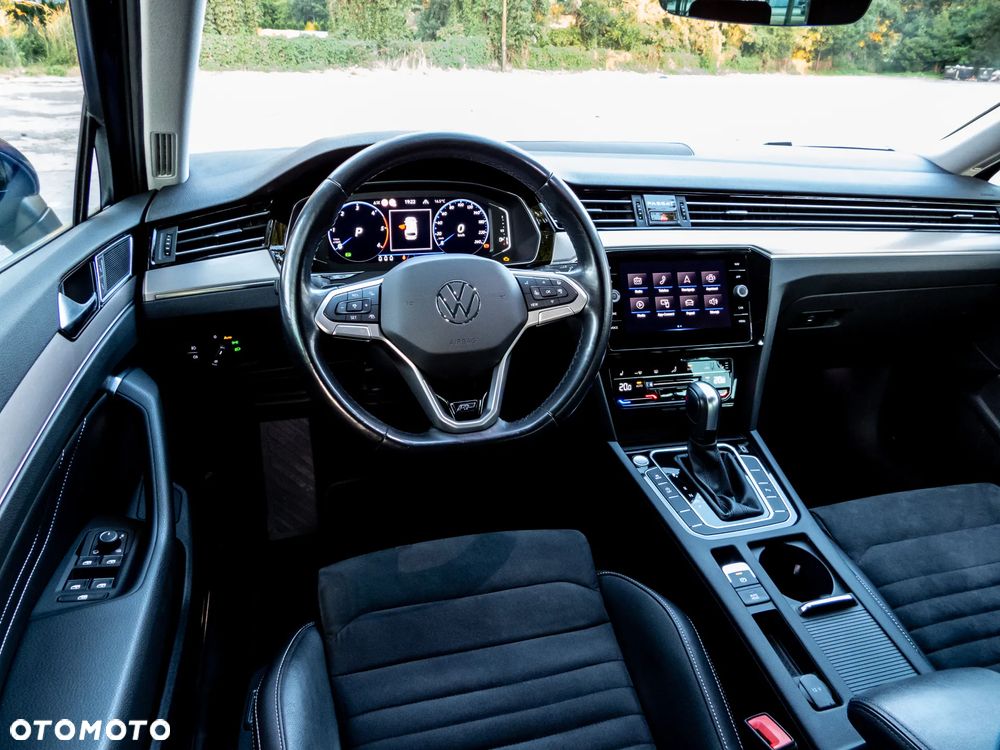 Volkswagen Passat Variant 2.0 TDI SCR DSG 4Motion Elegance - 26