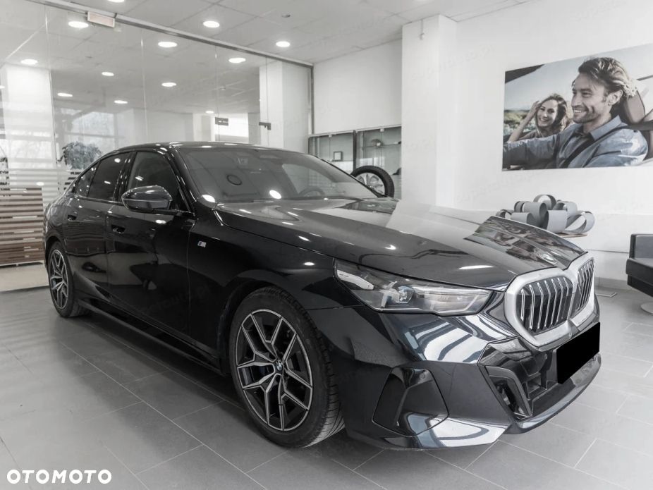 BMW Seria 5 520i mHEV M Sport - 6