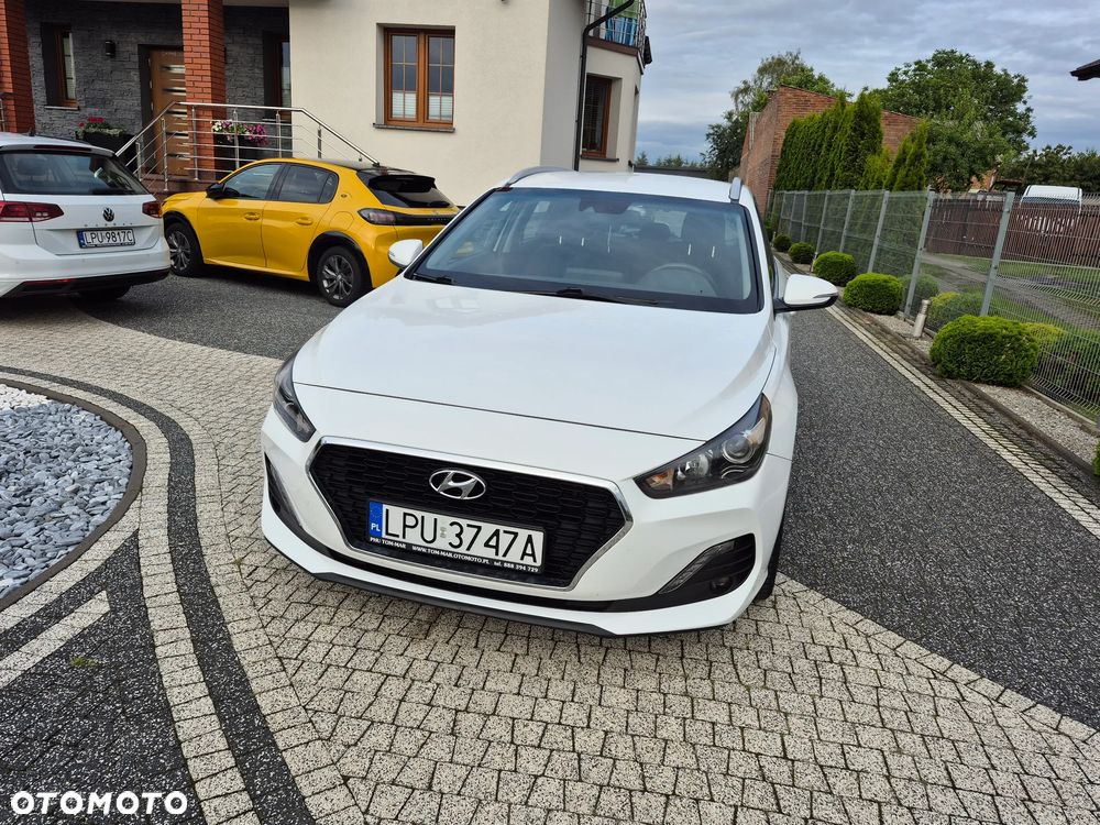 Hyundai i30 1.6 CRDI Intro - 2