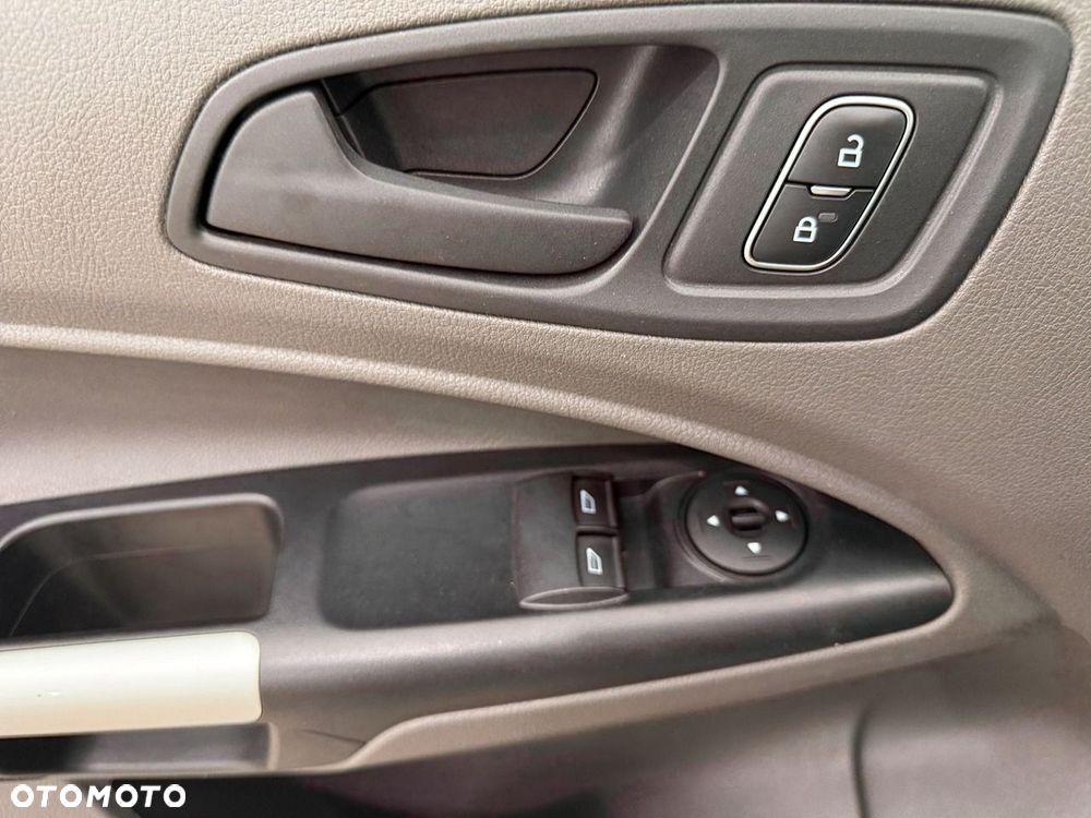 Ford Transit Connect - 14