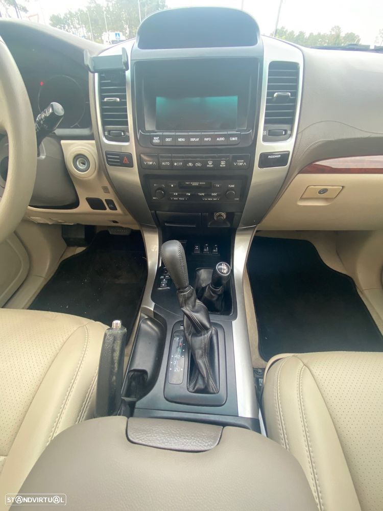 Toyota Land Cruiser 3.0 D-4D Pack A. - 16