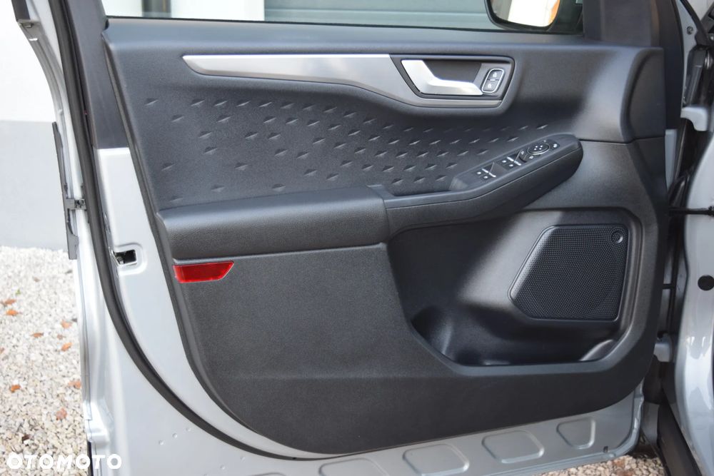 Ford Kuga 2.0 EcoBlue Hybrid TITANIUM X - 18