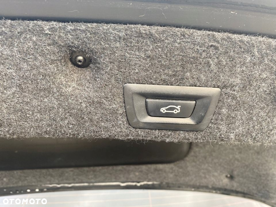 BMW F10 550i 4,4i V8 tył kompletny - 4