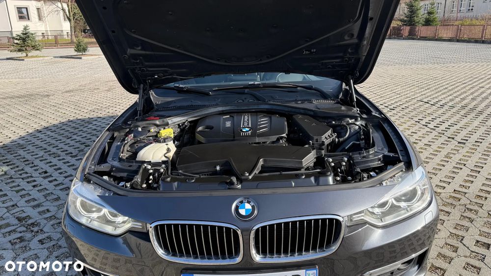 BMW Seria 3 320d Touring xDrive Luxury Line - 10