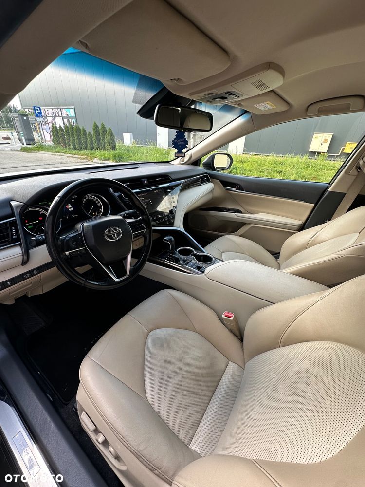 Toyota Camry 2.5 Hybrid Executive CVT - 9