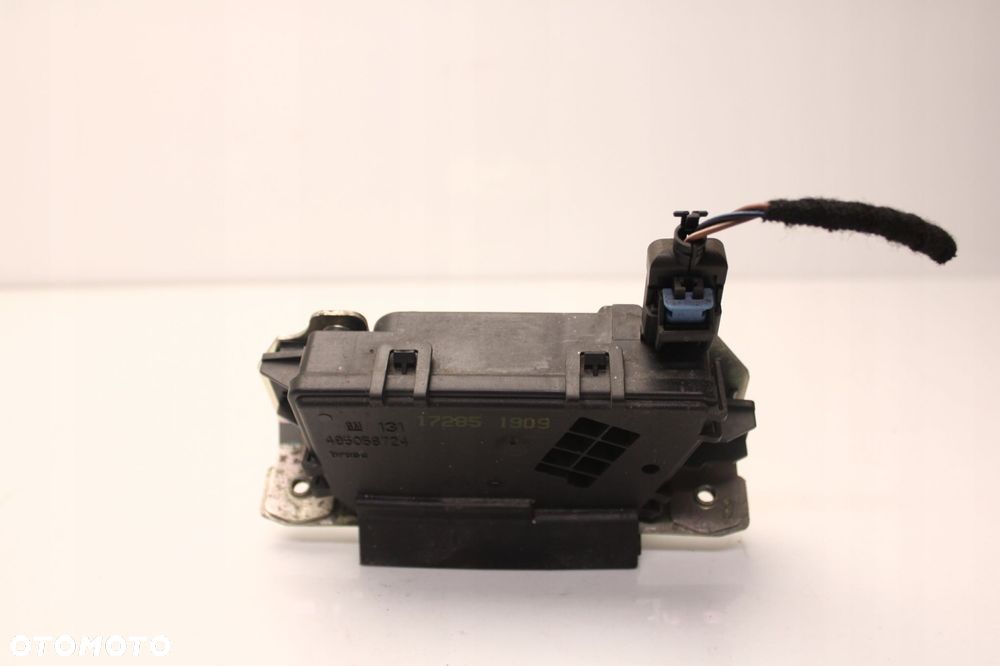 opel zafira b lift 08r- zamek klapy bagażnika tył tylny - 3