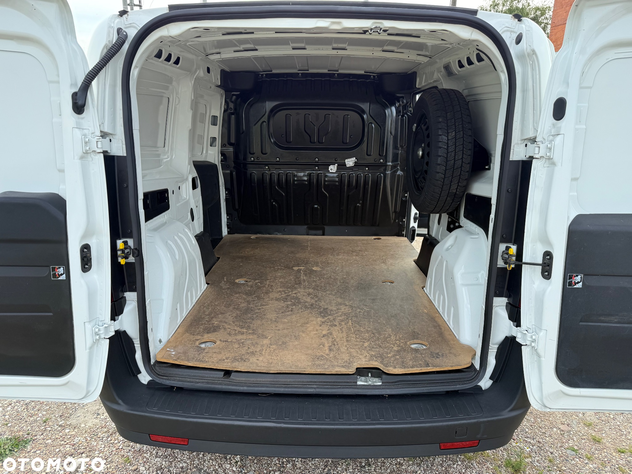 Fiat DOBLO MAXI 1.4 TJET 120 KM NOWY GAZ LPG IDEALNY STAN JAK NOWY OKAZJA 100% PEWNY - 11