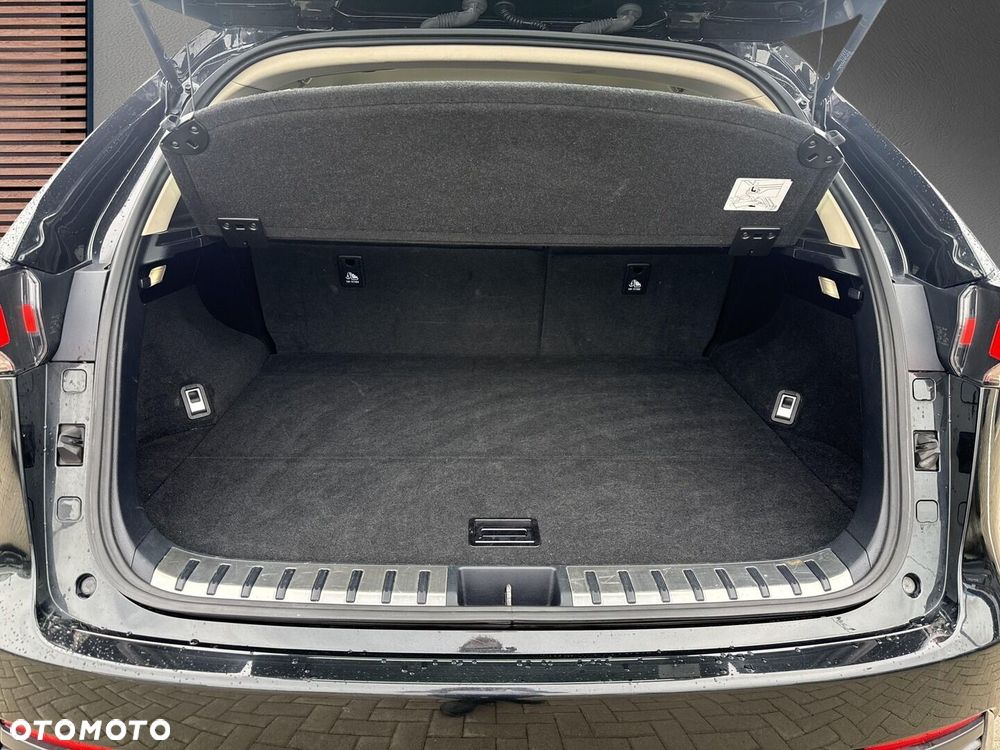 Lexus NX 300h Business Edition AWD - 24
