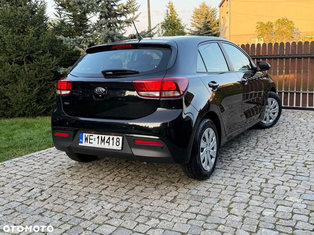 Kia Rio 1.4 M - 12