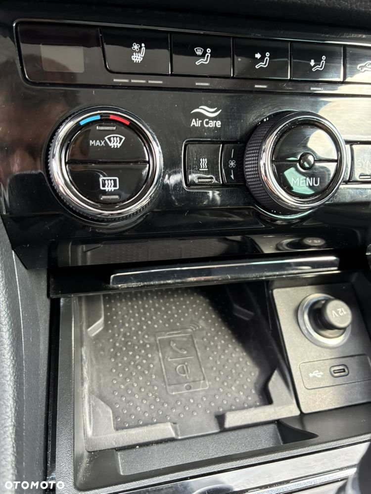 Skoda Superb 2.0 TSI L&K DSG - 26