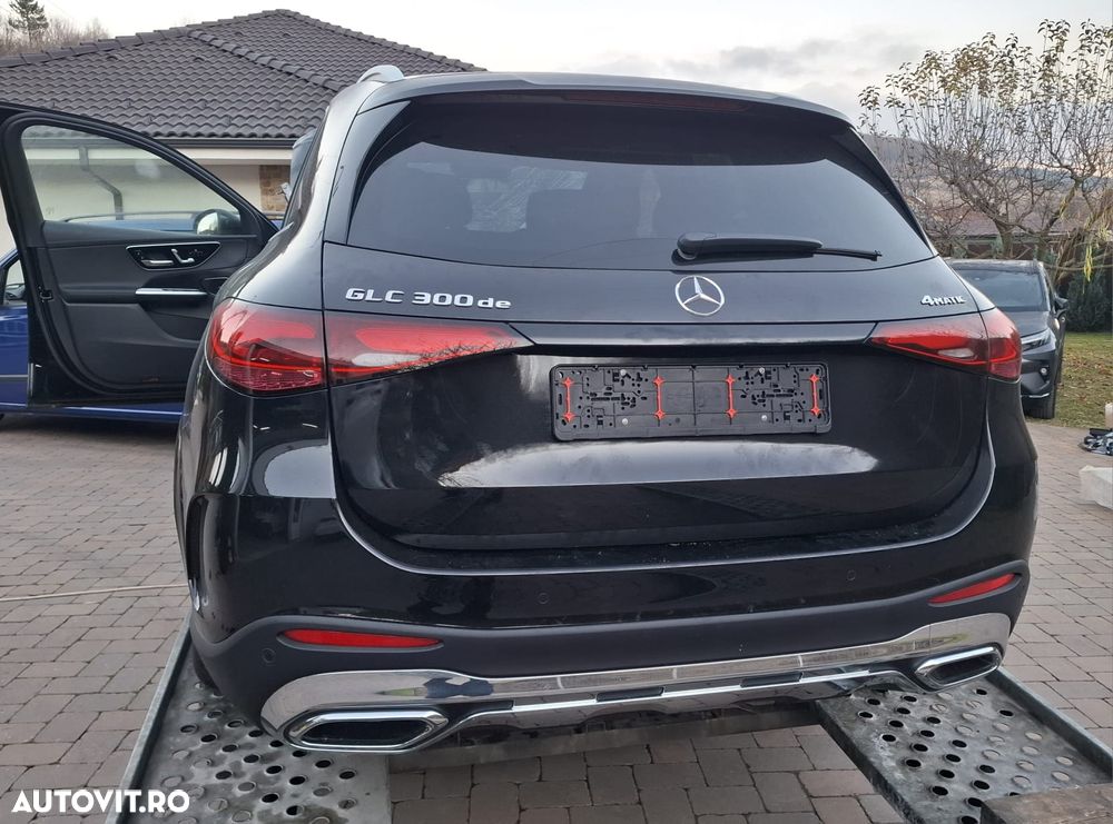 Mercedes-Benz GLC 300 de 4Matic 9G-TRONIC AMG Line - 10