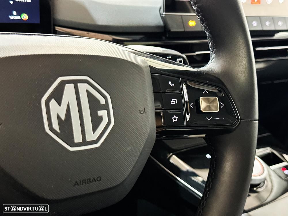 MG MG4 64 kWh Luxury - 40