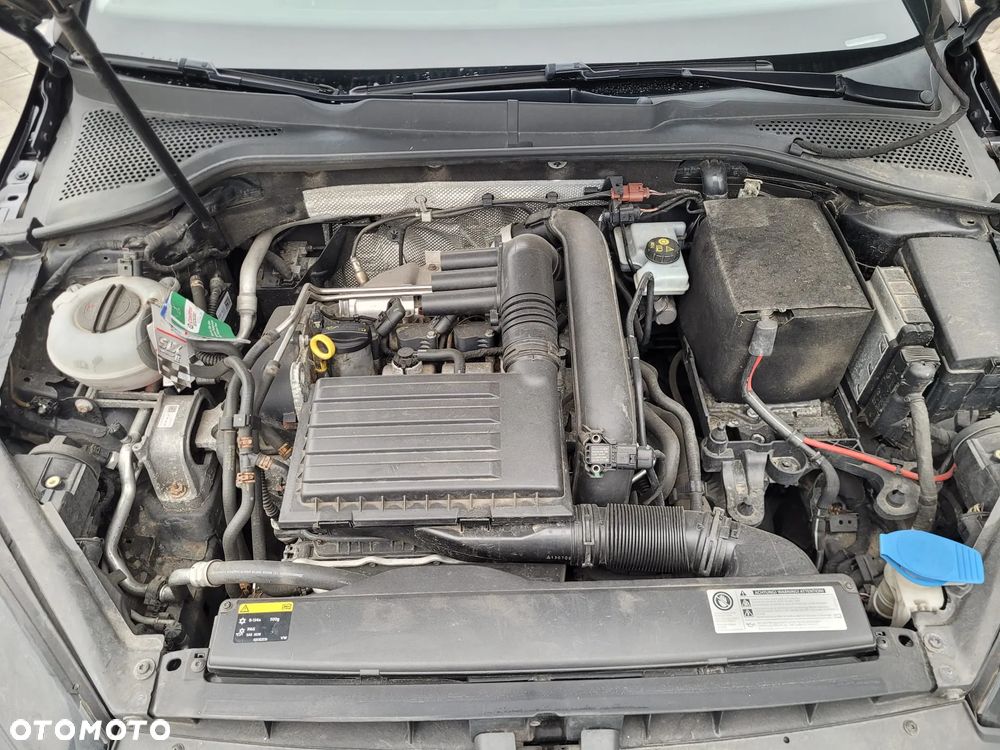 Volkswagen Golf 1.2 TSI BMT Trendline - 38