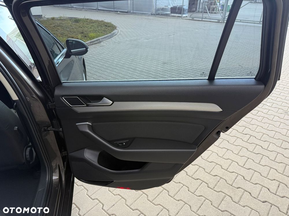 Volkswagen Passat Variant 2.0 TDI DSG (BlueMotion Technology) Trendline - 21