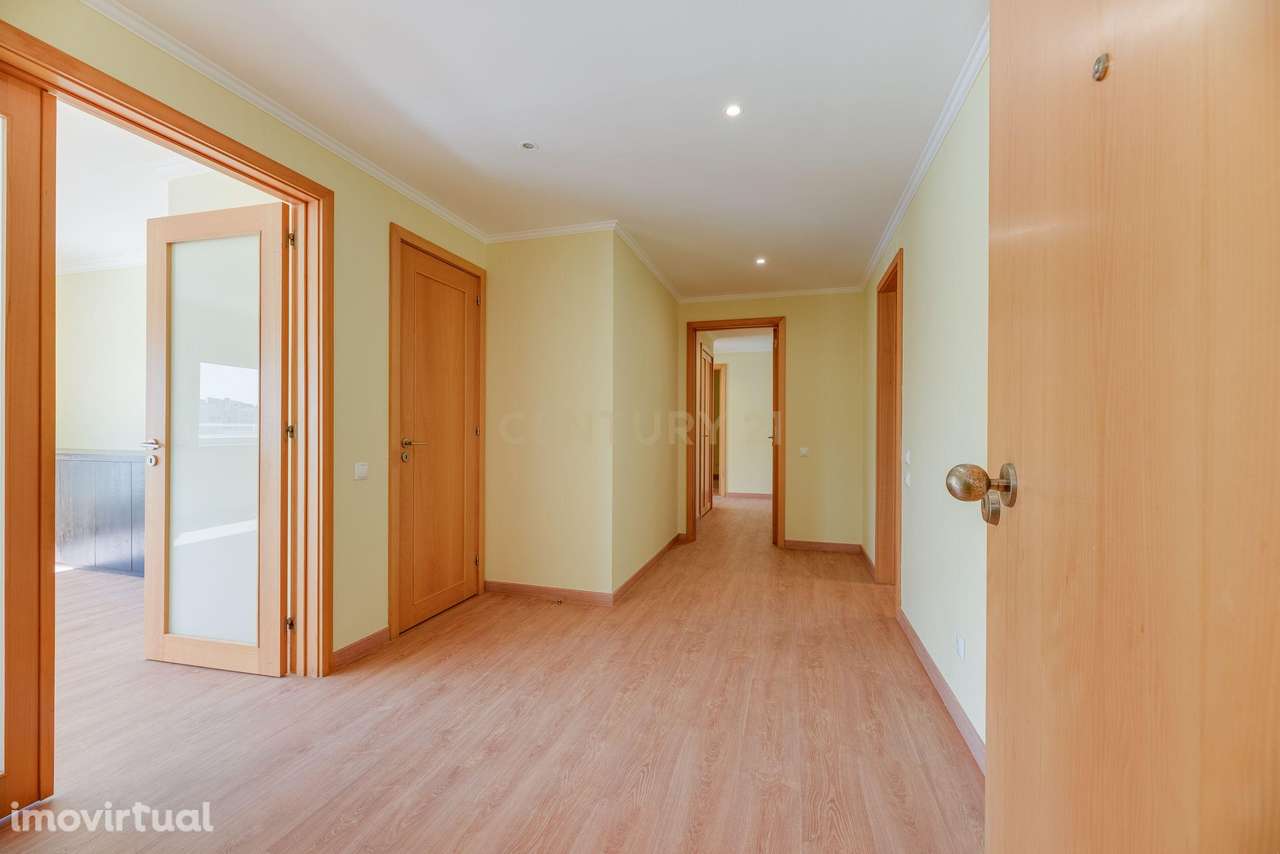 T4 Premium com Suíte, Terraço e Estacionamento em Oeiras - Grande imagem: 5/28