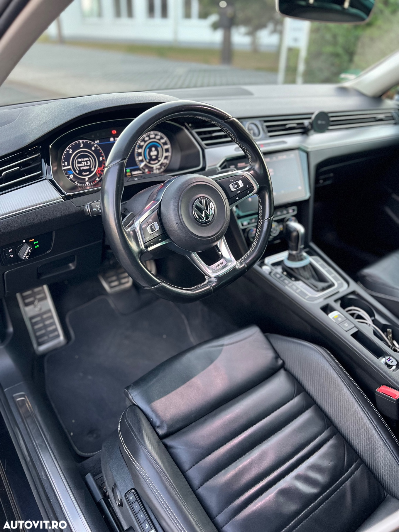 Volkswagen Passat Variant 2.0 TDI DSG 4Motion Highline - 12