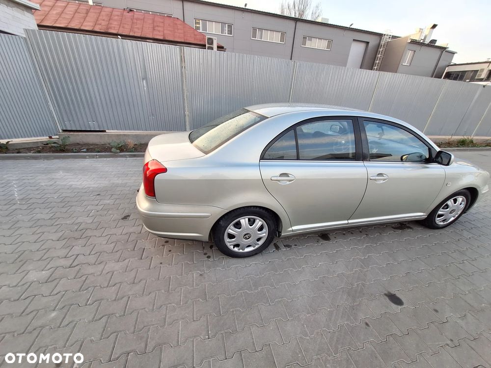 Toyota Avensis 1.8 VVT-i Sol - 5