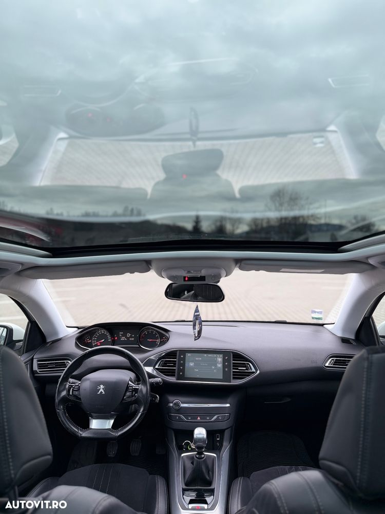 Peugeot 308 1.2 L PureTech Turbo Allure - 13