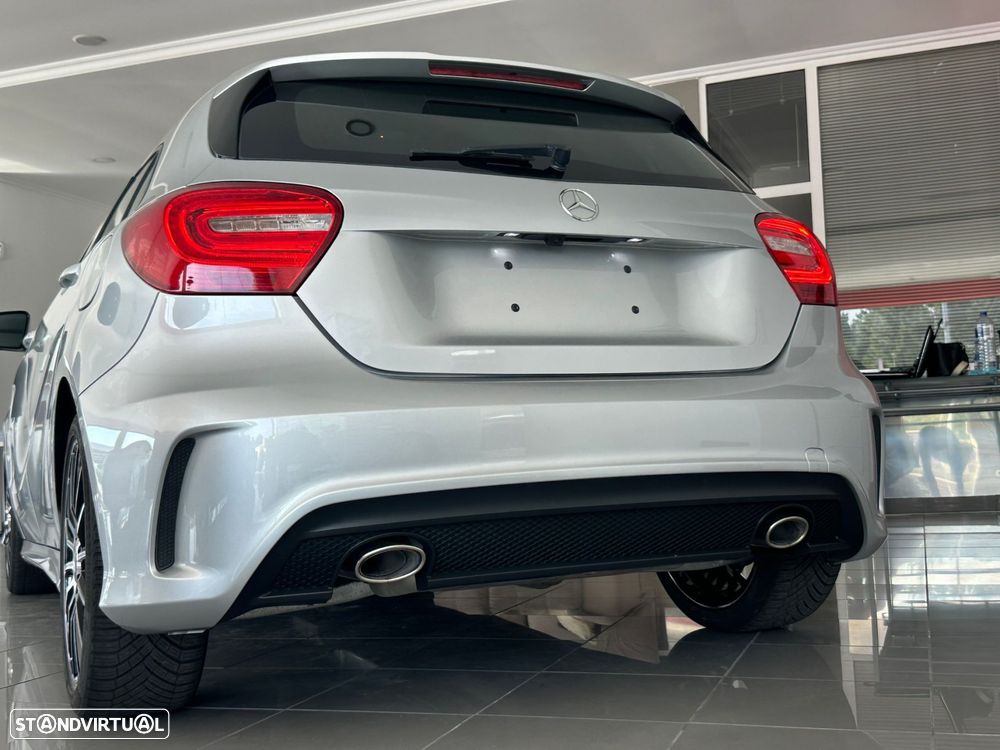 Mercedes-Benz A 180 d AMG Line - 14