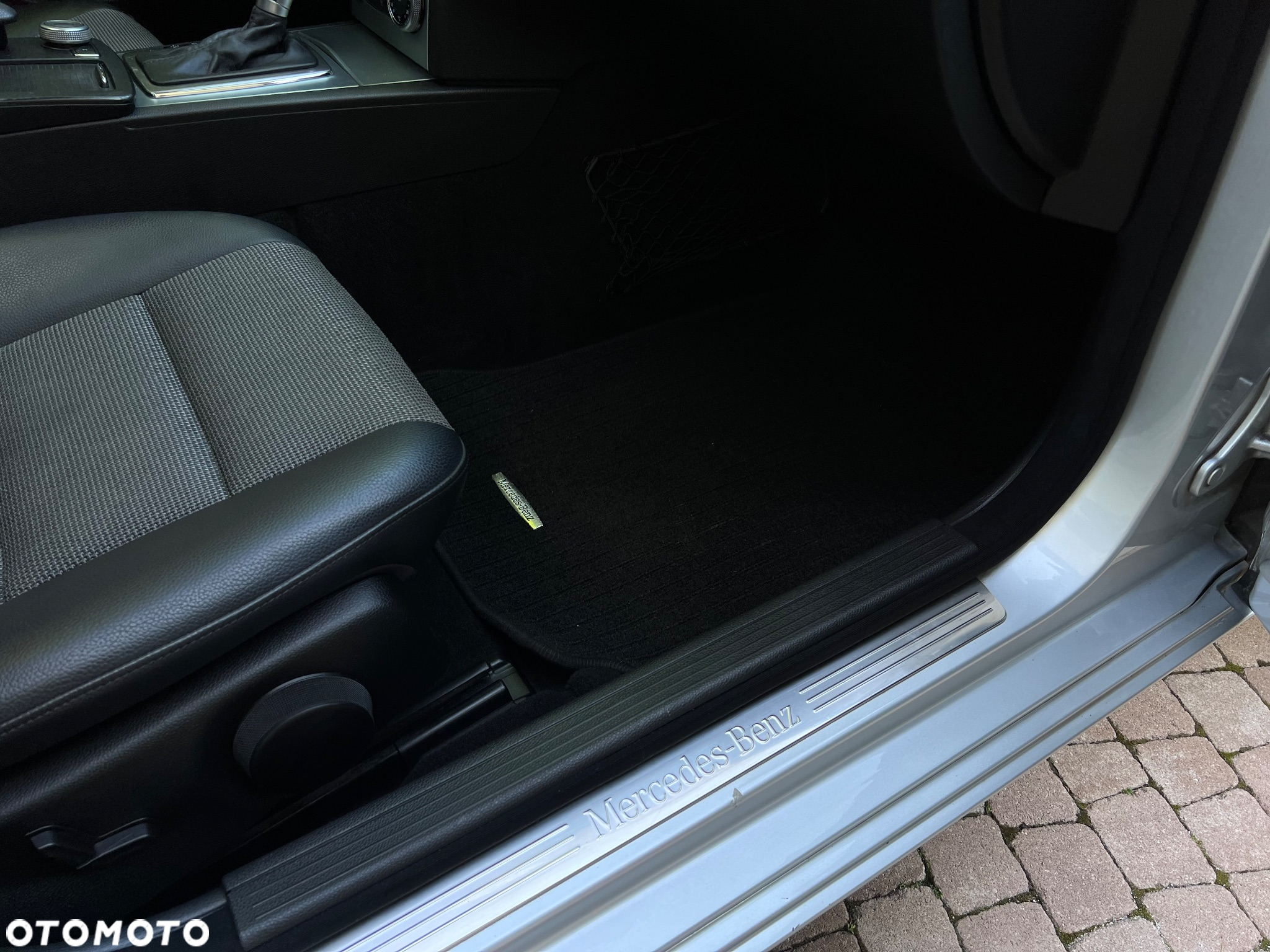 Mercedes-Benz Klasa C 180 T BlueEFFICIENCY 7G-TRONIC Elegance - 25