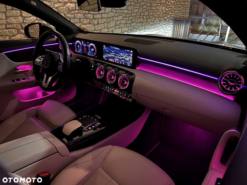 Mercedes-Benz CLA 200 Progressive 7G-DCT - 14