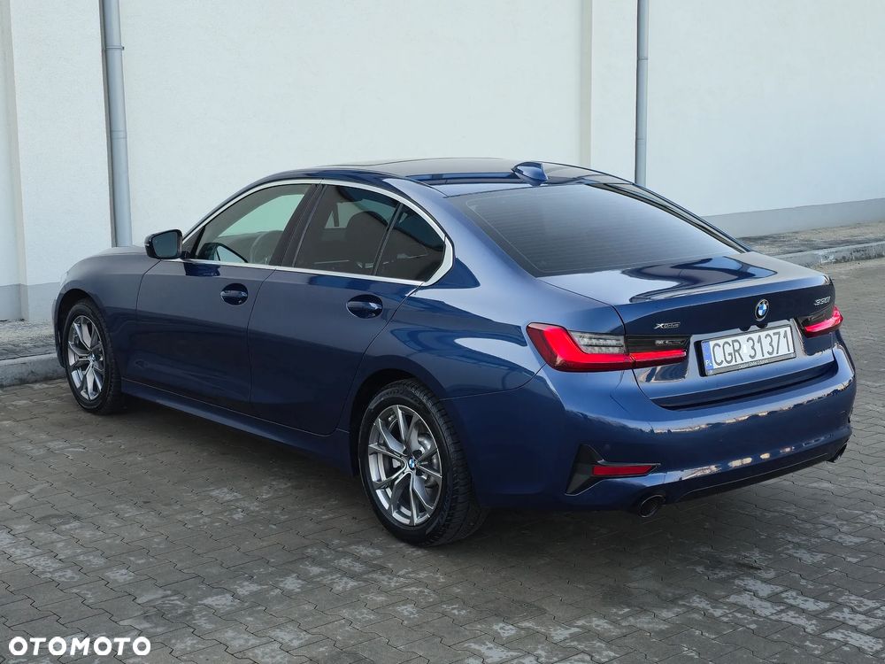 BMW Seria 3 330i xDrive Sport Line - 7