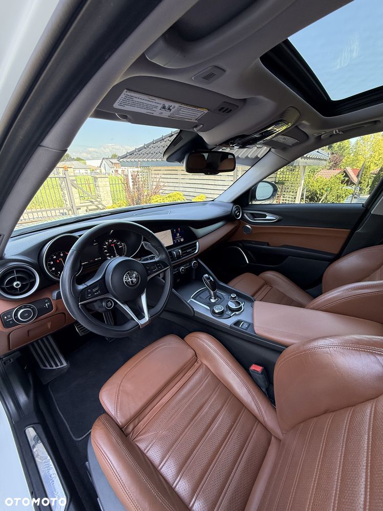 Alfa Romeo Giulia 2.0 Turbo Veloce - 10