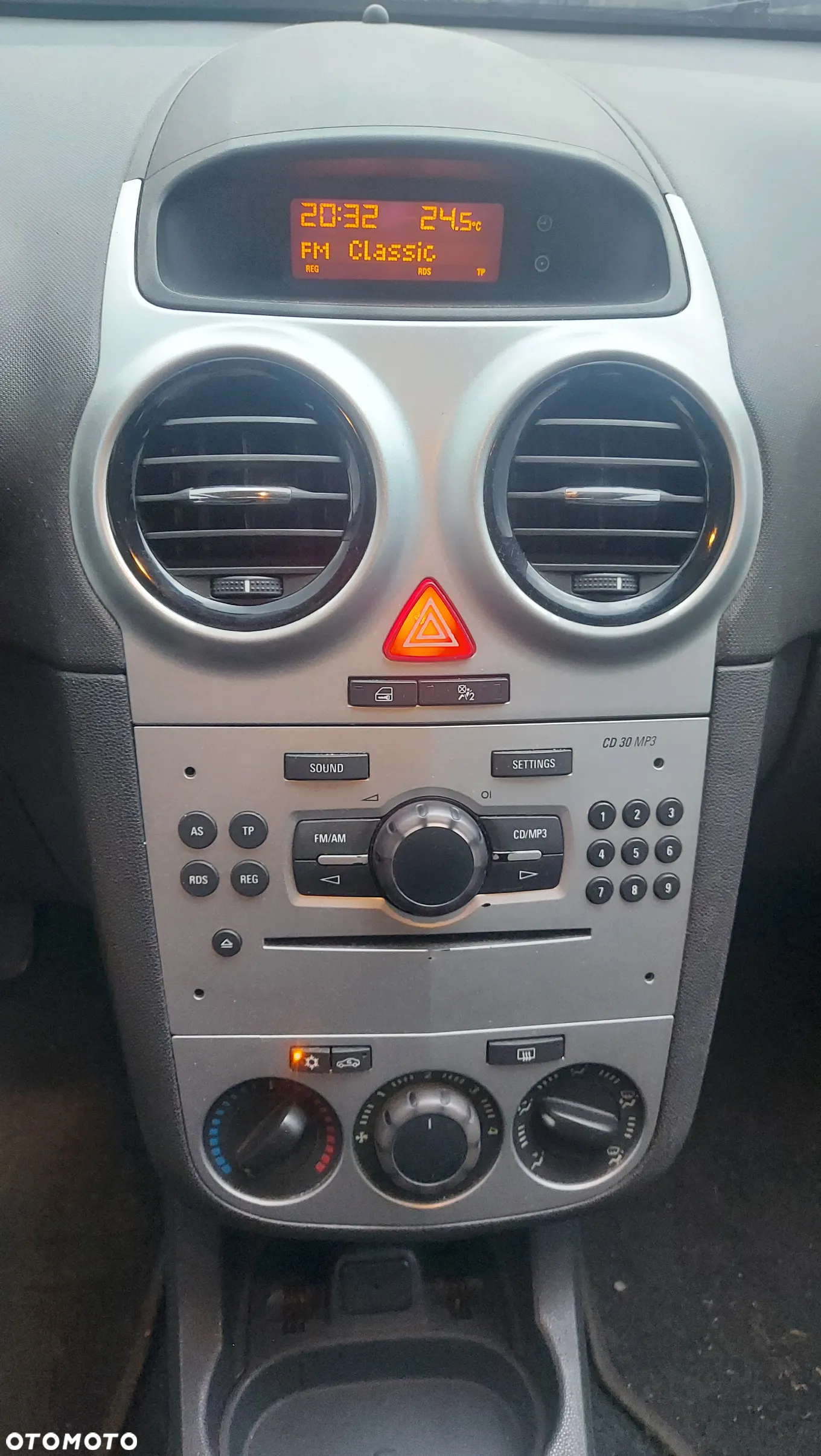 Opel Corsa 1.2 16V Cosmo - 6