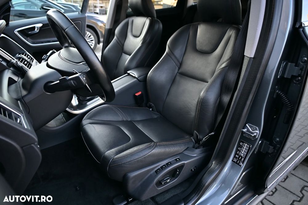 Volvo XC 60 D4 Geartronic Summum - 16
