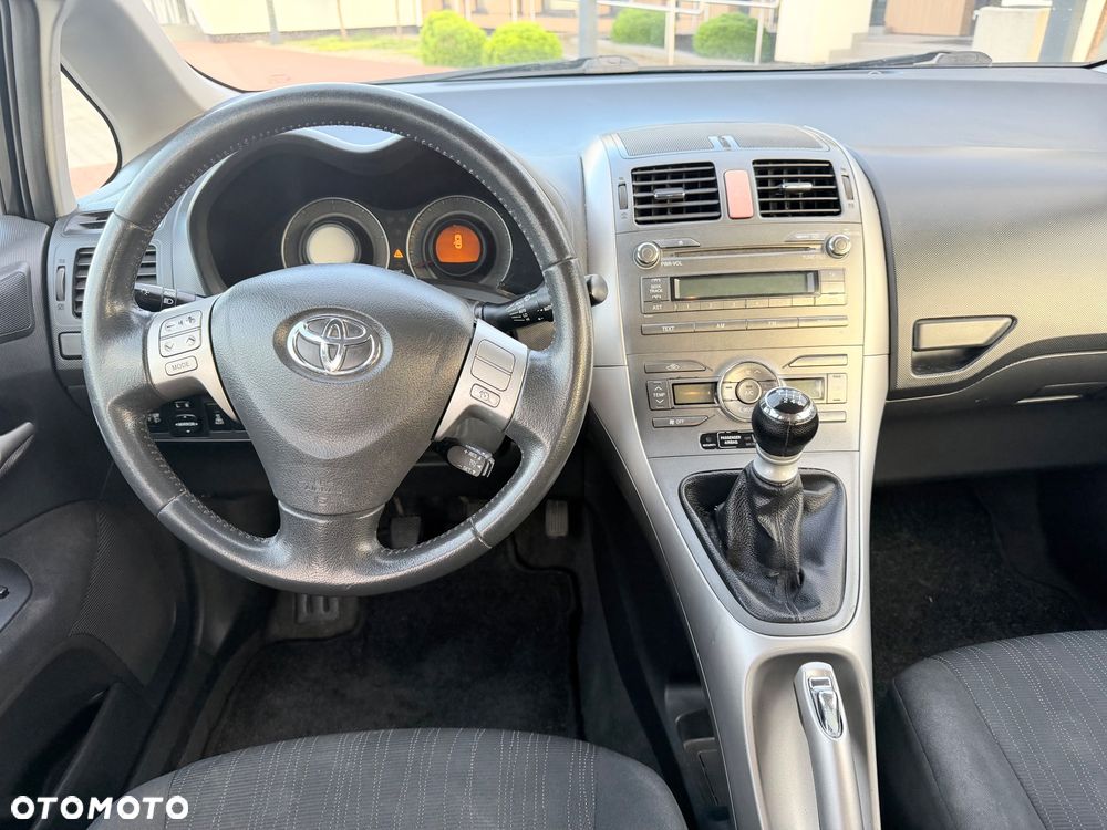Toyota Auris 2.0 D-4D Premium - 10