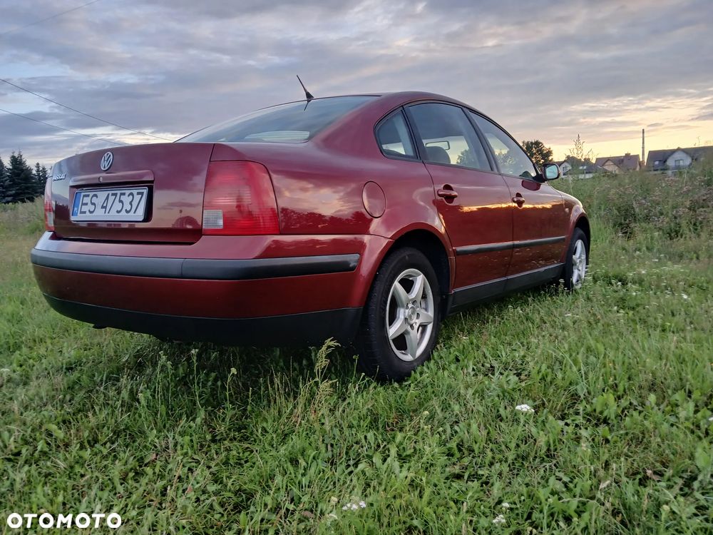 Volkswagen Passat 1.8 Comfortline - 16